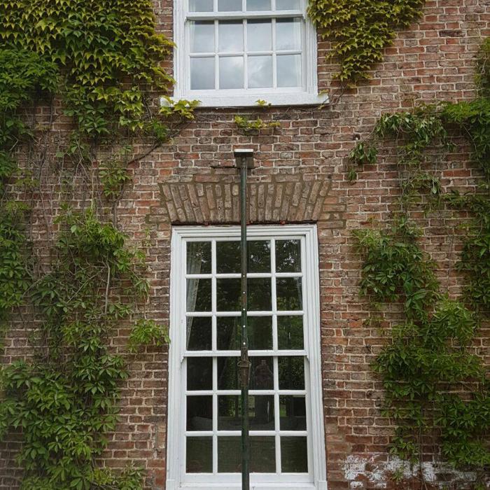 Our top bricklayer Alan rebuild these failed traditional brickwork arches.Our staff aren't just remedial technicians, they're top tradesmen too! 