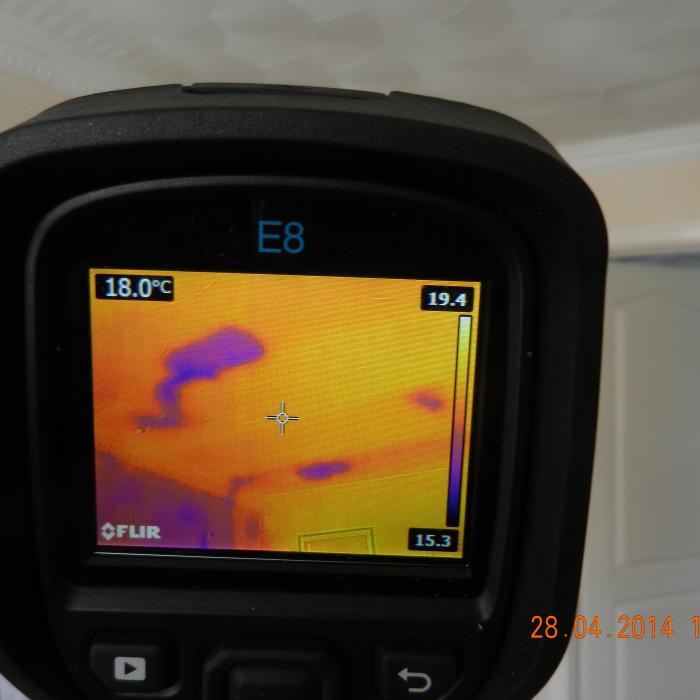 This thermal image helped identify a leak from an en-suite shower located in the room above. The leak had only recently occurred and as such there was little spoiling or discolouration to the wall or ceiling finishes in the room below . Using thermogrpahy allowed us to quickly identify the source of the leak and establish what materials had been affected by the escape of water. This survey provided valuable information to the client allowing them to quickly isolate the leaking services minimising damage and saving both themselves and their insurers time and money. 