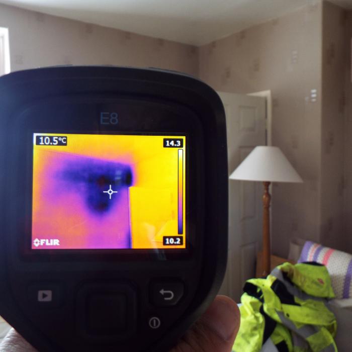 This thermal image of a property in York shows a clear thermal anomaly within the wall. This irregularity prompted our surveyors to look within the cavity using a optical borroscope which revealed the retro-fit cavity wall insulation had been either missed or had settled within this region. 